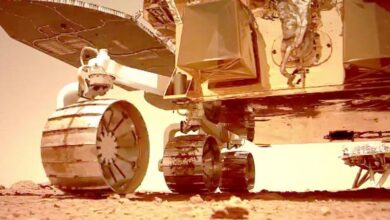 صورة الصين تنشر مقاطع فيديو لمركبتها الفضائية الجوالة تشورونغ على المريخ