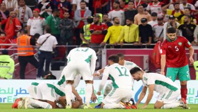 صورة ركلات الترجيح تصعد بالجزائر إلى قبل نهائي كأس العرب على حساب المغرب