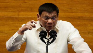 صورة رئيس الفلبين: التلقيح أو الاعتقال