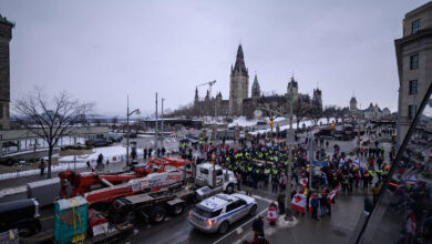 صورة كندا تخيّر سائقي الشاحنات المحتجين بين التوقّف أو مواجهة “عواقب وخيمة”
