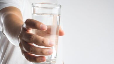 صورة دراسة تنسف نظرية شرب 8 أكواب يومياً من الماء