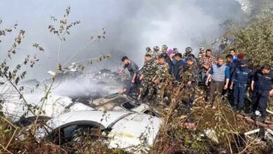 صورة استئناف البحث عن أربعة ما زالوا مفقودين في تحطم طائرة في نيبال