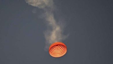 صورة عودة رواد فضاء «شنتشو-16» إلى الأرض بسلام