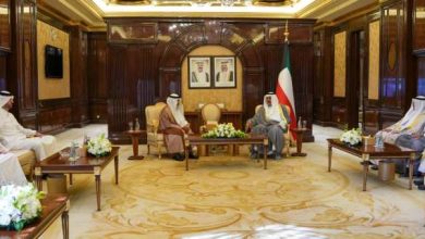 صورة رئيس الوزراء يستقبل المستشار بورسلي ونائب رئيس محكمة التمييز في قطر