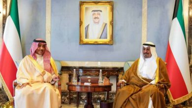 صورة سمو رئيس الوزراء يستقبل وزير الإعلام السعودي بمناسبة زيارته للبلاد