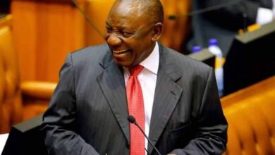 صورة رئيس جنوب إفريقيا يتعرَّض للسرقة في مؤتمر صحفي