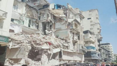 صورة انهيار عقار مأهول بالسكان في الإسكندرية