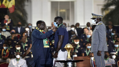 صورة السنغال تغدق على لاعبيها المتوّجين أفريقياً.. جوائز مالية وعقارات وأوسمة رفيعة