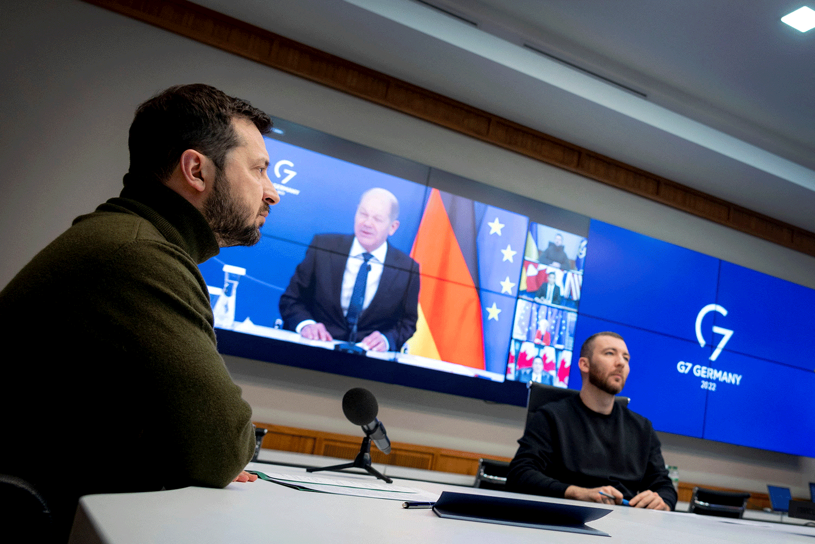 صورة زيلينسكي يحث مجموعة السبع على عقد قمة سلام عالمية في الشتاء